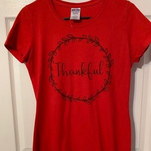 NWOT Red “thankful” t-shirt women’s Medium